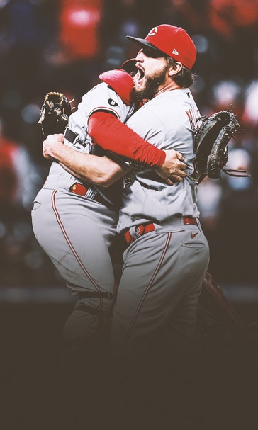 Reds' Miley tosses season's 4th no-hitter